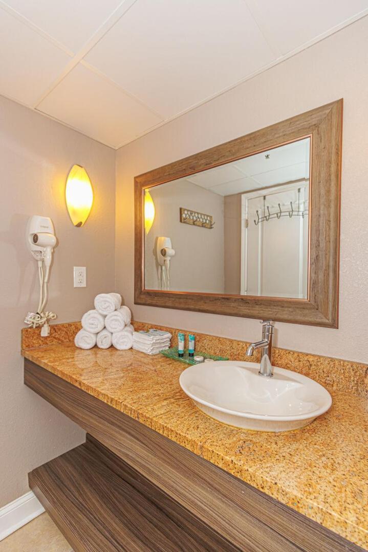 מירטל ביץ' Oceanfront 1 Bedroom Suite With Beautiful Decor And Accents Caravelle Resort 1039 Sleeps 6 Guests מראה חיצוני תמונה